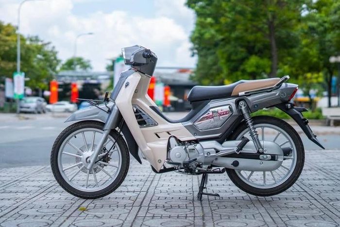 Đối với những người yêu thích thiết kế huyền thoại của Honda Dream nhưng có ngân sách eo hẹp, xe máy Thái GPX Rock 110 sẽ là sự thay thế đáng xem xét