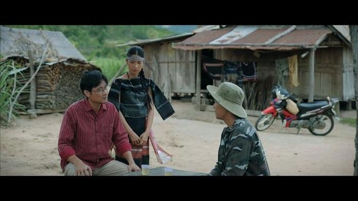 Lấy bối cảnh Tây Nguyên - một vùng đất nguyên xơ, bình yên nhưng phía sau vẻ đẹp hùng vĩ ấy luôn tiềm ẩn những vấn đề xã hội, dân tộc, tôn giáo và an ninh phức tạp.