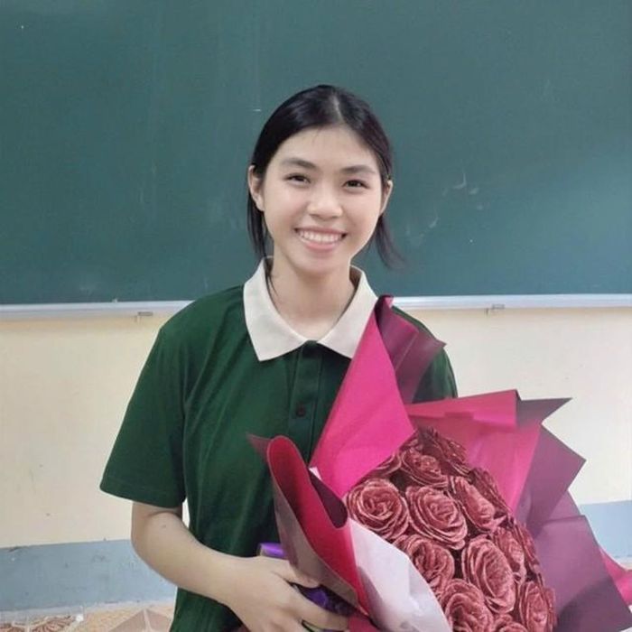 Nữ sinh Lê Thị Hoài Thu xuất sắc trở thành thủ khoa khối B00, đồng thời là thí sinh nắm giữ mức điểm cao nhất toàn tỉnh Hà Tĩnh với tổng số 29,75 điểm. Ảnh:NVCC.