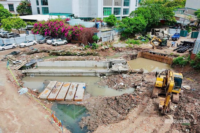 Khu vực mương Kẻ Khế đang được triển khai thi công, cống hóa sau nhiều năm chậm tiến độ.