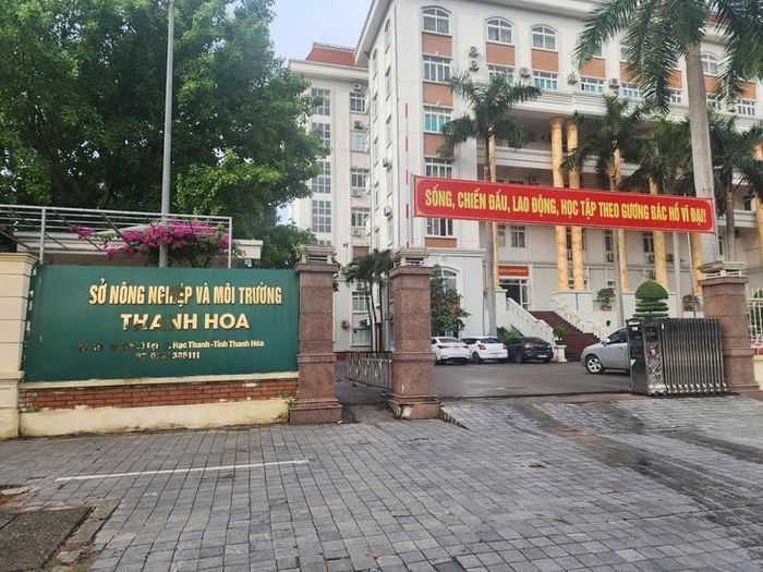 Thanh tra tỉnh kiến nghị Sở Nông nghiệp và Môi trường (trước đây là Sở TN&MT) tổ chức kiểm điểm, làm rõ trách nhiệm đối với các tập thể, cá nhân có liên quan để kịp thời chấn chỉnh, có biện pháp khắc phục đối với những khuyết điểm, vi phạm đã chỉ ra.