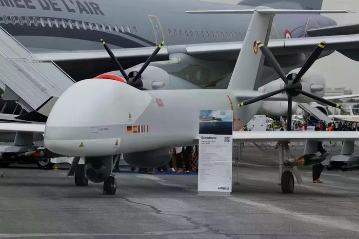 Chính quyền Tokyo đã quyết định ưu tiên phát triển hệ thống UAV thay vì máy bay có người lái. Sáng kiến này xuất phát từ kinh nghiệm thu được từ chiến trường Ukraine, cũng như trong bối cảnh căng thẳng giữa Mỹ và Iran.