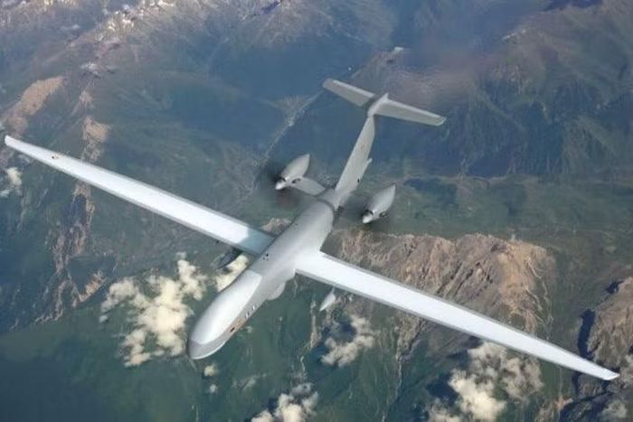 Vào cuối năm 2025, dự án Eurodrone của châu Âu đã chuyển sang giai đoạn sản xuất nguyên mẫu sau khi hoàn thành đầy đủ công đoạn Đánh giá thiết kế quan trọng (CDR).