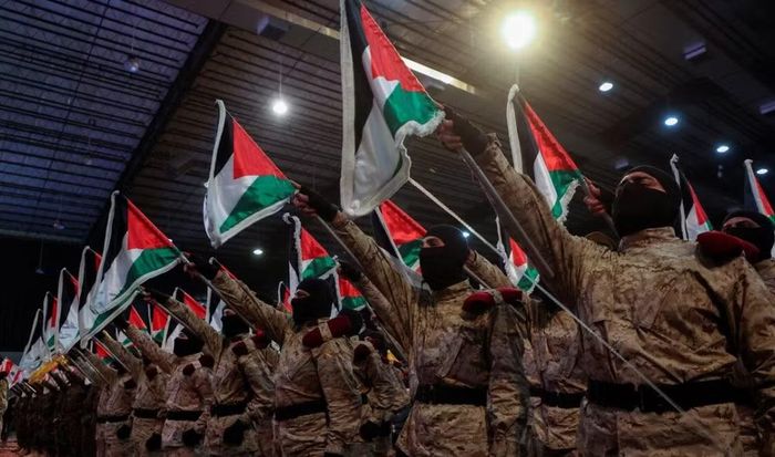 Tuy nhiên, văn kiện này ngay lập tức vấp phải sự phản đối của lực lượng Hezbollah, nhóm vũ trang được Iran hậu thuẫn.