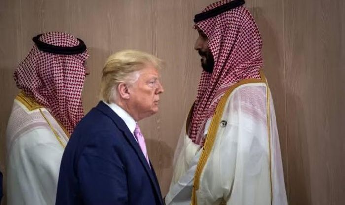 Sự thay đổi lập trường của Riyadh cũng làm gia tăng khác biệt với UAE. Trong khi Arab Saudi chủ động tìm kiếm đối thoại với Iran và thúc đẩy các sáng kiến ngoại giao cùng Pakistan nhằm hạ nhiệt xung đột, UAE tiếp tục siết chặt hợp tác an ninh với Mỹ và Israel.