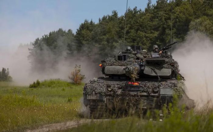 Xe tăng Leopard 2, xe chiến đấu bộ binh CV90, UAV, lực lượng tác chiến điện tử và các sở chỉ huy phân tán được huấn luyện như một hệ thống thống nhất nhằm tăng cường năng lực răn đe của NATO tại sườn phía đông.