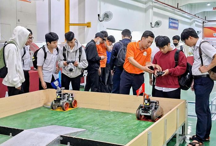 Ứng dụng AI nhằm tăng năng lực cạnh tranh cho doanh nghiệp. Ảnh: S.X