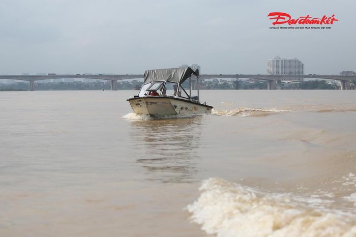 Hiện trên địa bàn Đội Cảnh sát đường thủy số 2 quản lý có 4 công trình vượt sông đang được triển khai gồm cầu Tứ Liên, cầu Trần Hưng Đạo, cầu Ngọc Hồi và cầu Mễ Sở.
