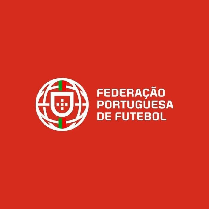 Logo của FPF trước và sau khi đổi. Ảnh: Nike; FPF.