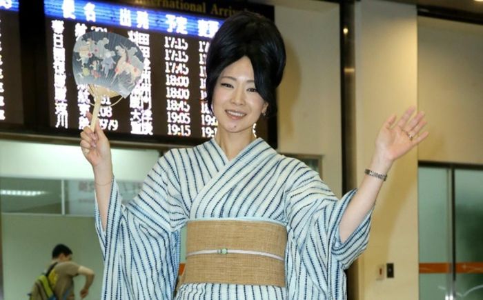 Shiina Ringo bị tố ngoại tình với đàn ông đã có gia đình. Ảnh: FRIDAY.