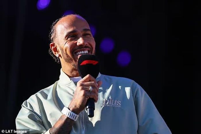 Lewis Hamilton khiến người hâm mộ phấn khích khi lần đầu nhắc đến bạn gái Kim Kardashian. Ảnh: LAT Images.
