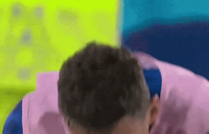 Tiền vệ Mateo Kovacic bật khóc nức nở khi Croatia chính thức chia tay World Cup 2026. Ảnh cắt từ clip.