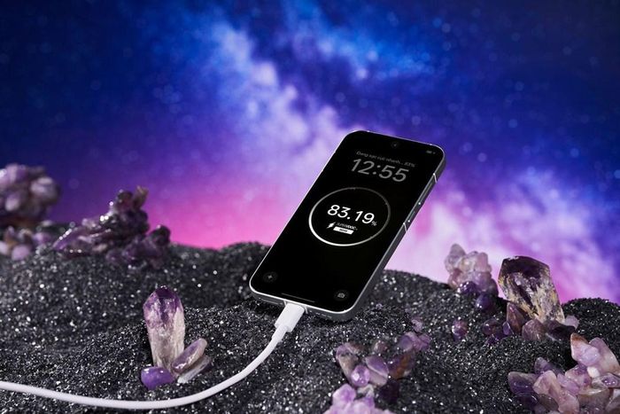 Sạc nhanh SUPERVOOC 80W kết hợp pin lên đến 7.000mAh - nạp nhanh, dùng lâu, bật trọn ngày dài không lo gián đoạn
