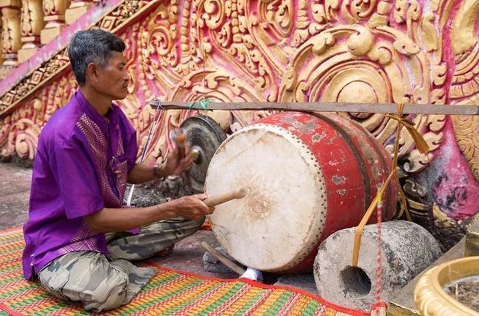 UBND cấp tỉnh, cấp xã hỗ trợ xây dựng và phát triển các mô hình bảo tồn, phát huy giá trị văn hóa truyền thống; hoạt động của các câu lạc bộ văn hóa, nghệ thuật dân gian dân tộc thiểu số