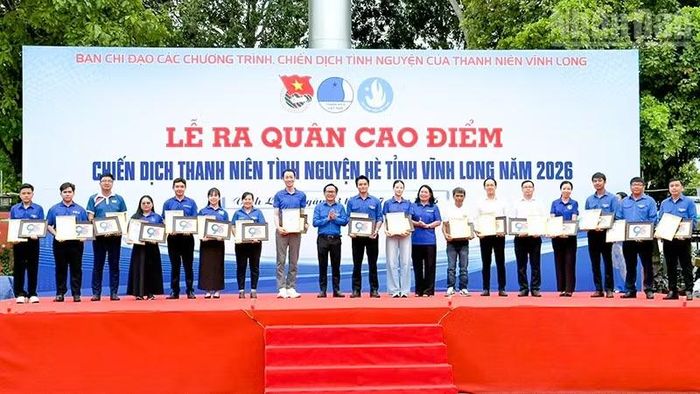 Tri ân nhà tài trợ.