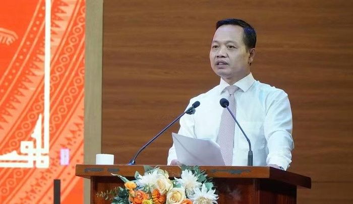 Đồng chí Trần Tiến Dũng, Ủy viên Trung ương Đảng, Bí thư Tỉnh ủy Điện Biên phát biểu chỉ đạo tại cuộc họp lần thứ 14 Ban Chấp hành Đảng bộ tỉnh Điện Biên.