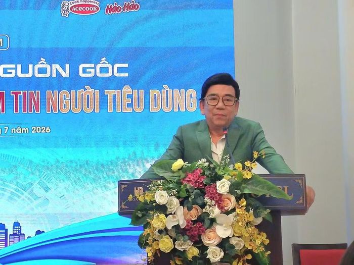 Nhà báo Nguyễn Trường Sơn phát biểu khai mạc.