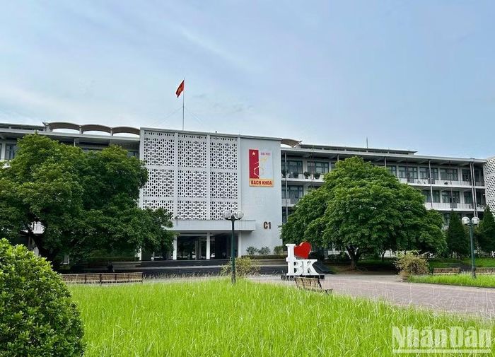 Đại học Bách khoa Hà Nội.