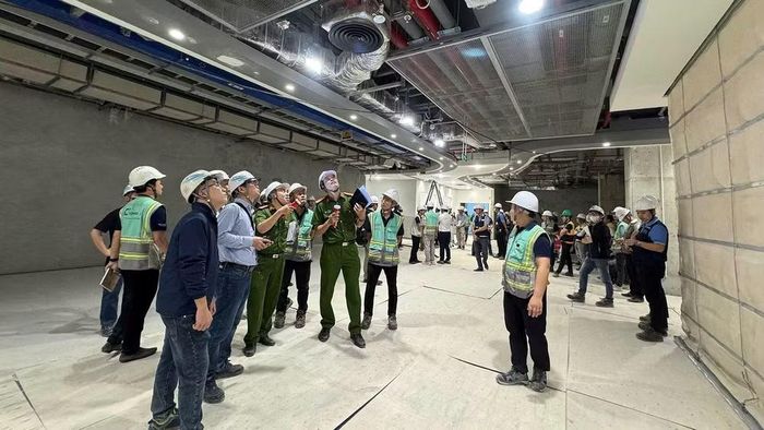 Các đơn vị thực hiện công tác kiểm tra trước khi khai trương.