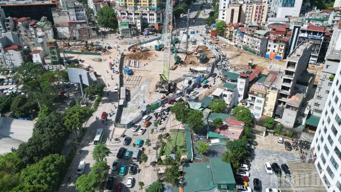 Khi hoàn thành, tuyến metro số 5 được kỳ vọng góp phần giảm áp lực giao thông trên các trục đường hướng tâm phía tây, tăng cường kết nối khu vực trung tâm với đô thị vệ tinh Hòa Lạc, đồng thời tạo động lực phát triển hệ thống giao thông công cộng của Thủ đô.