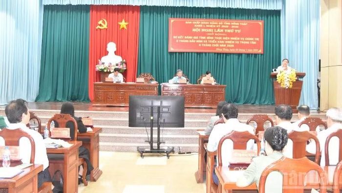 Các đại biểu tham dự hội nghị.
