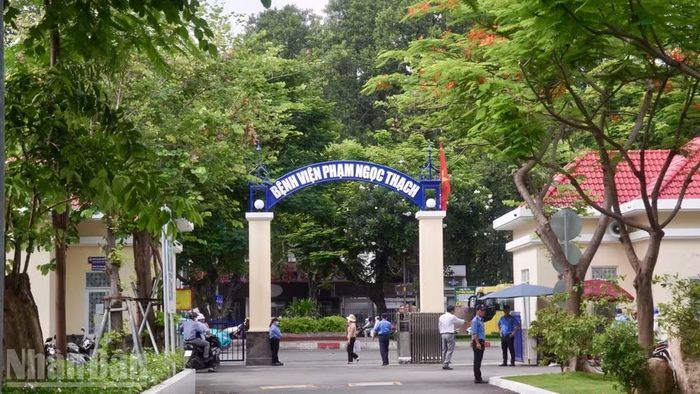 Khuôn viên Bệnh viện Phạm Ngọc Thạch.