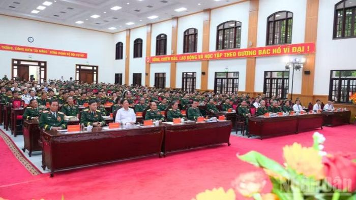 Đại biểu tham dự lễ kỷ niệm.