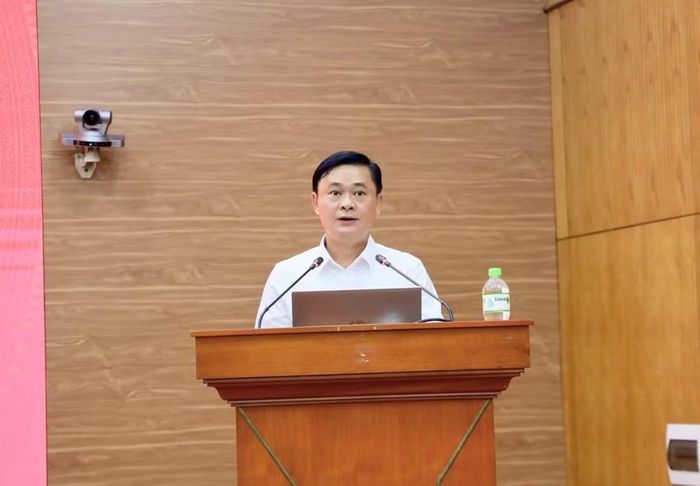 Đồng chí Thái Thanh Quý, Ủy viên Trung ương Đảng, Phó Trưởng Ban Thường trực, Bí thư Đảng ủy cơ quan trình bày báo cáo tại hội nghị.
