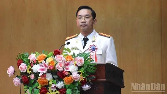 Đại tá Nguyễn Đại Đồng, Phó Giám đốc Công an thành phố Đà Nẵng trình bày diễn văn tại buổi lễ.