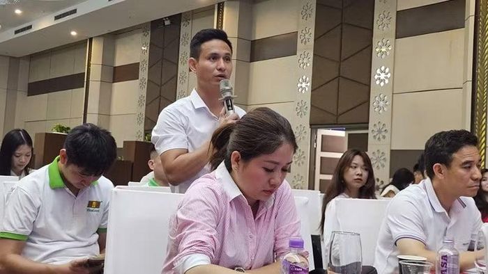 Doanh nghiệp trẻ trao đổi, đề xuất, kiến nghị tới các cấp có thẩm quyền.