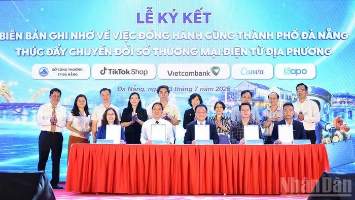 Ký kết đồng hành giữa Sở Công Thương thành phố Đà Nẵng và các doanh nghiệp thương mại điện tử, chuyển đổi số.