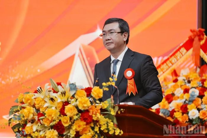 Đồng chí Nguyễn Cảnh Toàn, Phó Bí thư Tỉnh ủy, Chủ tịch Ủy ban nhân dân tỉnh Lạng Sơn phát biểu tại Lễ Kỷ niệm.