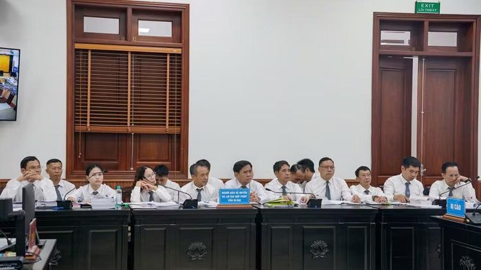 Luật sư tham gia bào chữa cho các bị cáo tại phiên tòa.
