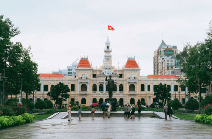  Tượng đài Chủ tịch Hồ Chí Minh tại trung tâm thành phố. Ảnh: Tiến Đạt 