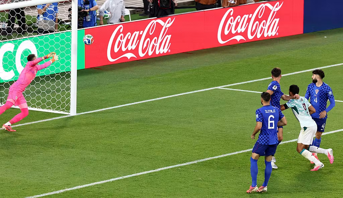  Goncalo Ramos nâng tỷ số lên 2-1 cho Bồ Đào Nha. Ảnh: Getty Images