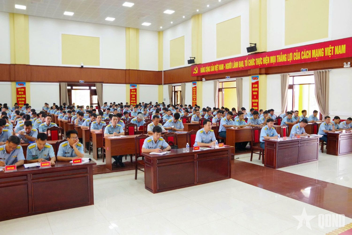 Các đại biểu tham dự khai mạc hội thi.