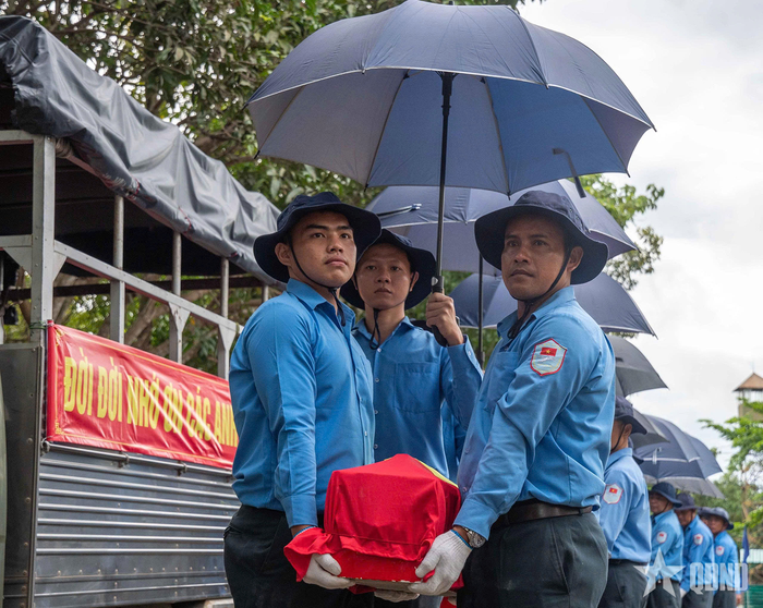  Đội K93 (Bộ CHQS tỉnh An Giang) hoàn thành nhiệm vụ tìm kiếm, quy tập hài cốt liệt sĩ giai đoạn XXV (mùa khô 2025 – 2026) tại Campuchia trở về. 