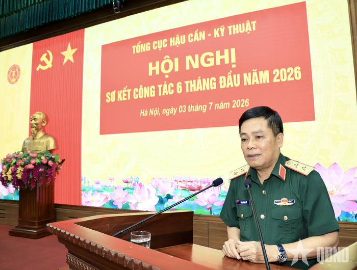 Trung tướng Trần Minh Đức, Chủ nhiệm Tổng cục Hậu cần - Kỹ thuật phát biểu chỉ đạo tại hội nghị.