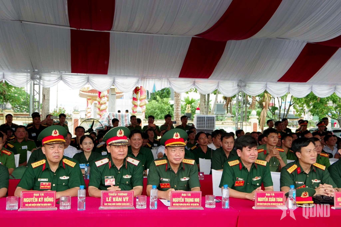 Các đại biểu tham dự cuộc diễn tập. 
