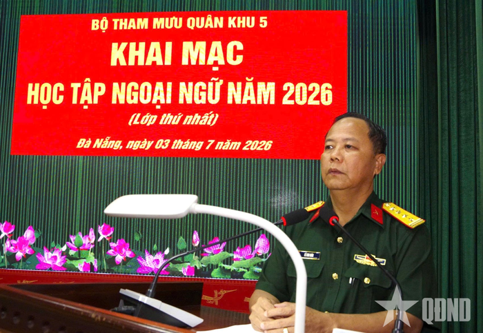 Đại tá Lê Kim Giàu, Phó Tham mưu trưởng Quân khu 5 phát biểu khai mạc.