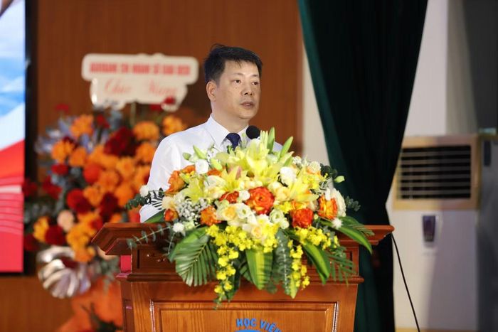PGS.TS Trần Quang Tiến, Giám đốc Học viện Phụ nữ Việt Nam phát biểu tại buổi lễ.