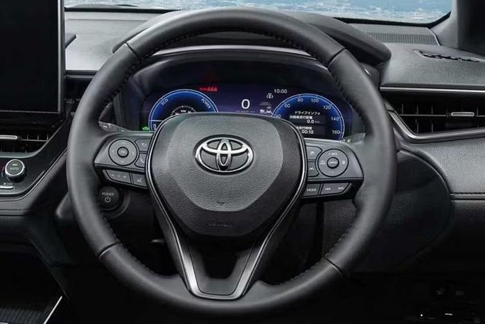 Ghế ngồi của Toyota Corolla Cross Z Adventure phiên bản đặc biệt này sử dụng chất liệu phối hợp giữa da tổng hợp và vải, đồng thời áp dụng tông màu hai màu tương đồng với phong cách ngoại thất.