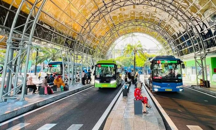 Bến xe buýt Sài Gòn.
