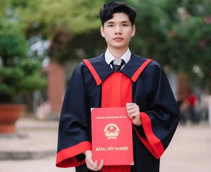 Em Lê Thanh Hùng là thí sinh có điểm số cao nhất khối B00 của tỉnh Gia Lai.