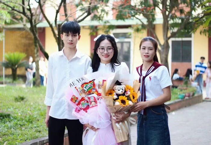 Với kết quả đạt được, Tuấn Sang là niềm tự hào của người thân, thầy cô và bạn bè.