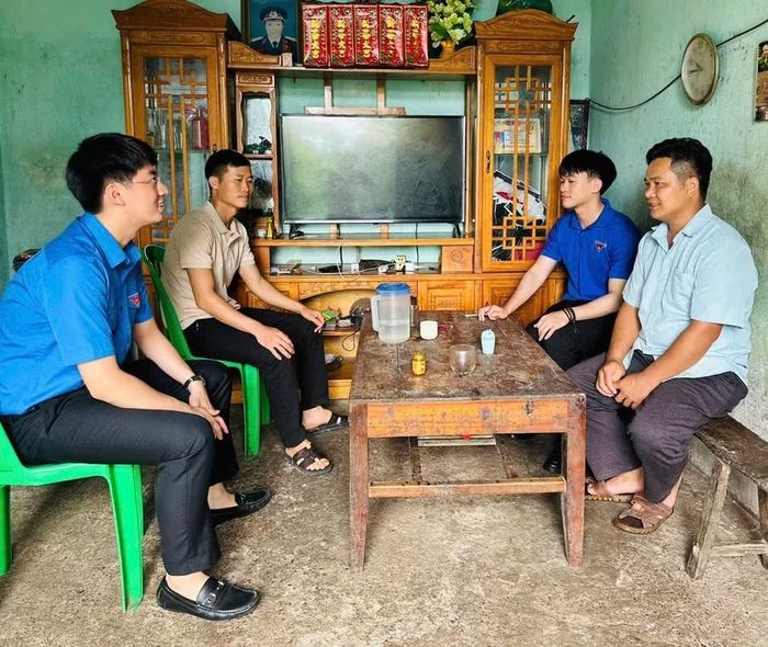 Đối thoại, lắng nghe ý kiến Nhân dân tại khu dân cư là hoạt động được đội ngũ cán bộ cơ sở xã Tiên Yên duy trì thường xuyên sau khi bộ máy mới đi vào hoạt động.