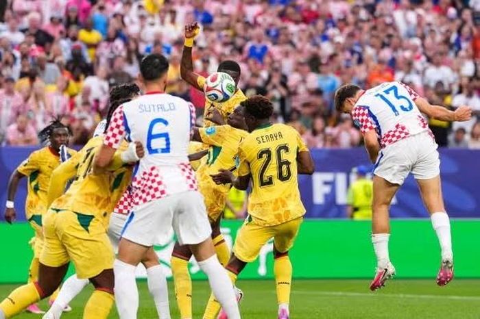 Ghana chỉ giành vé đi tiếp với tư cách một trong những đội xếp thứ ba có thành tích tốt nhất.