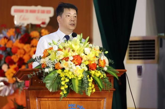 PGS.TS Trần Quang Tiến - Giám đốc Học viện Phụ nữ Việt Nam phát biểu tại buổi lễ.