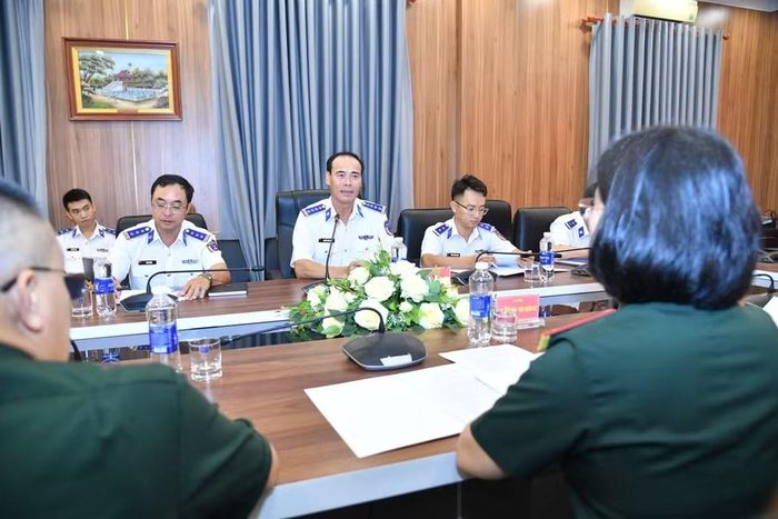 Đại tá Nguyễn Văn Tranh phát biểu tại hội nghị.