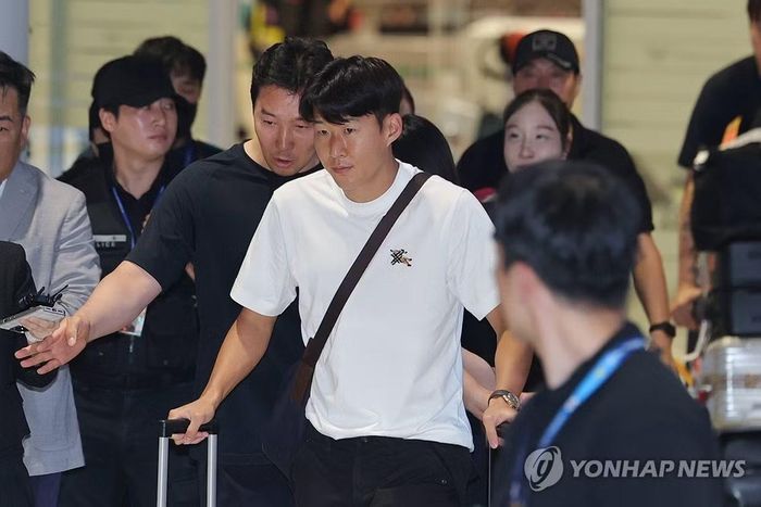 Son Heung Min vẫn được chào đón khi trở về Hàn Quốc hôm 1/7.